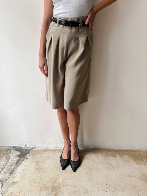 Versatile bermuda shorts